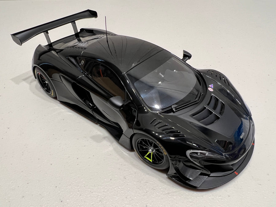 McLAREN 650S GT3 (GLOSS BLACK/MATT BLACK ACCENTS) 1:18 - AUTOART