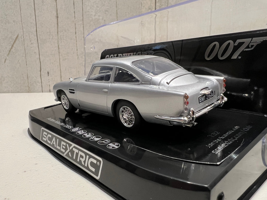 SCALEX JAMES BOND ASTON MARTIN DB5 - GOLDFINGER