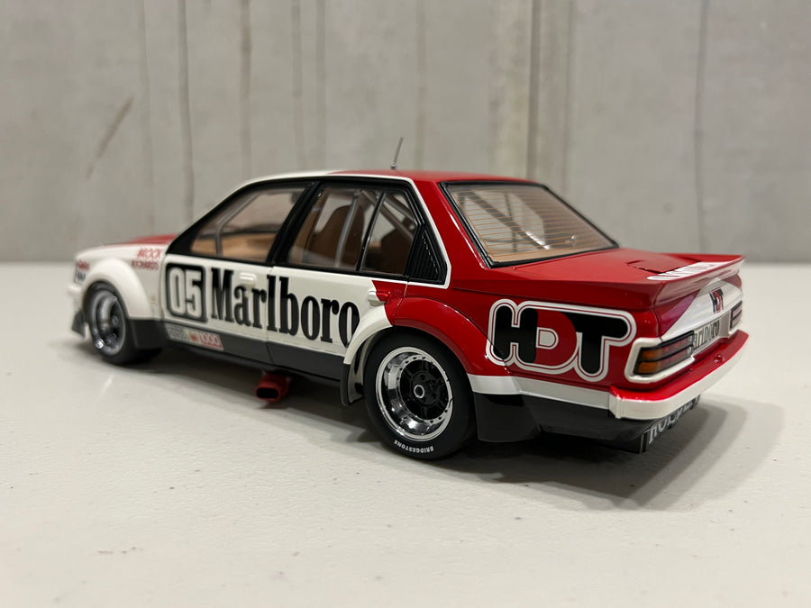 Holden VC Commodore Peter Brock 1980 Bathurst Winner - 1:18 Scale Diecast Model - CLASSIC CARLECTABLES