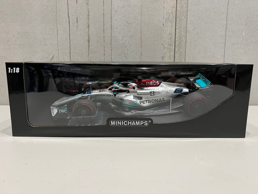 MERCEDES-AMG PETRONAS FORMULA ONE TEAM F1 W13 E PERFORMANCE - GEORGE RUSSELL – 2022 - 1:18 Scale Diecast Model Car