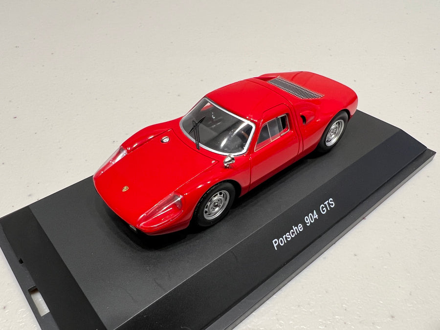 Porsche 904 GTS Red - 1:43 Scale Resin Model Car - Spark