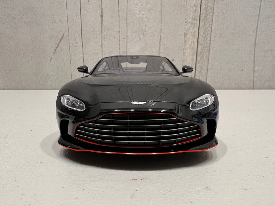 Aston Martin V12 Vantage Jet Black - 1:18 Scale Resin Model Car - TOPSPEED