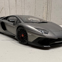 LAMBORGHINI AVENTADOR LP750-4 SV (GRIGIO TITANS/MATT GREY) 1:18 - AUTOART