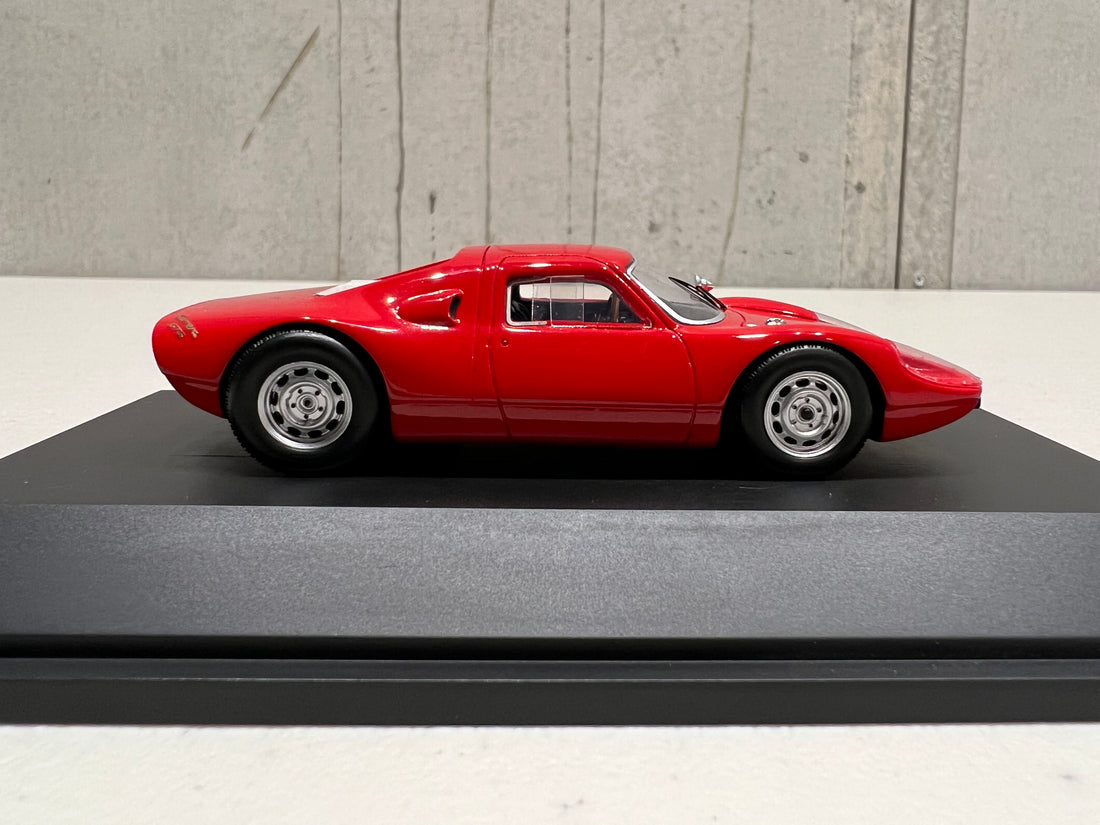 Porsche 904 GTS Red - 1:43 Scale Resin Model Car - Spark