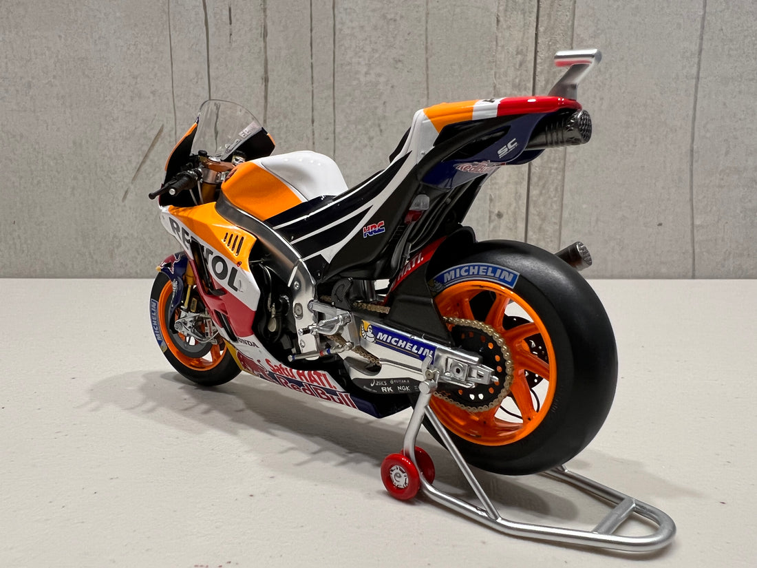 MotoGP | Ecco le Honda RC213V griffate Repsol di Marquez e Mir MotoGP | Ecco le Honda RC213V griffate Repsol di Marquez e Mir
