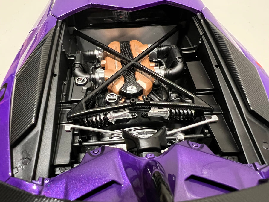 LAMBORGHINI AVENTADOR SVJ (VIOLA PASIFAE/PEARL PURPLE) 1:18 - AUTOART