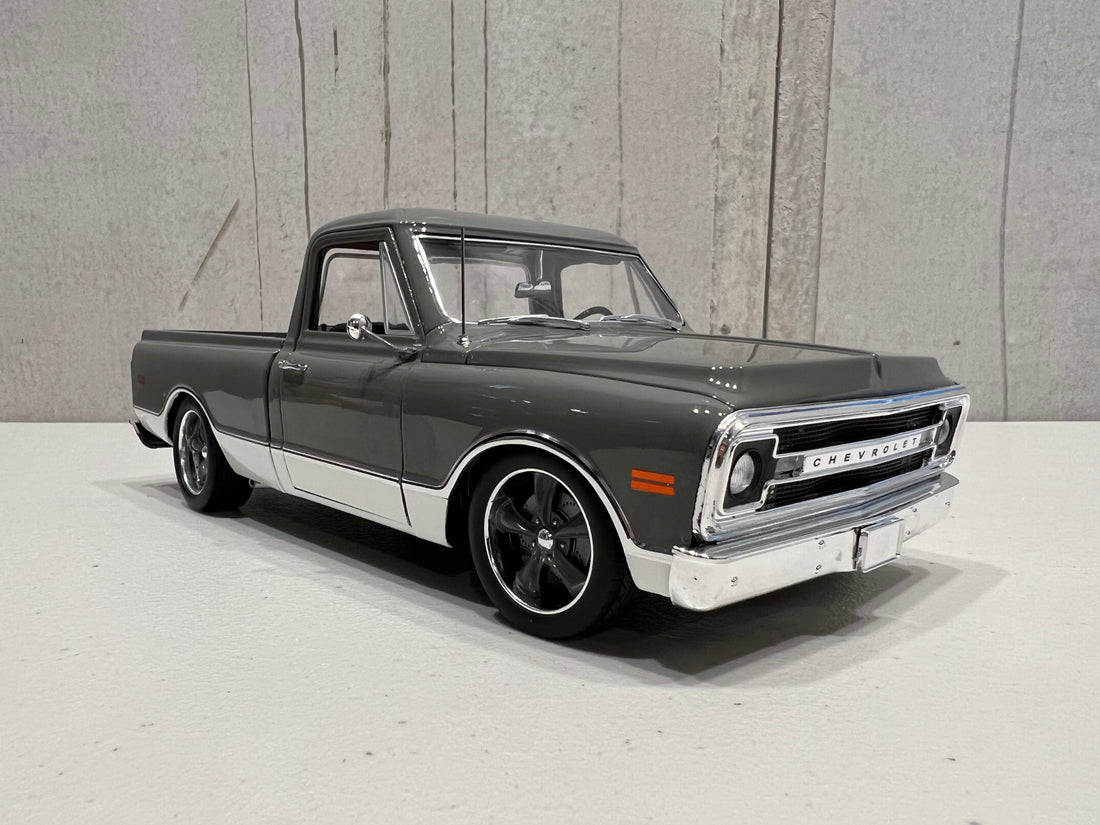 1969 CHEVROLET C10 CUSTOM - LS-10 - 1:18 SCALE DIECAST MODEL - ACME