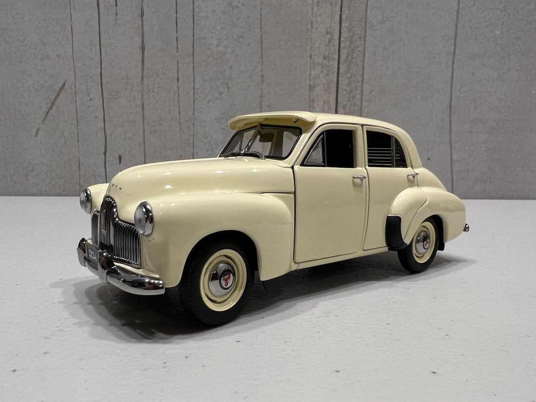 1948 CREAM FX HOLDEN SEDAN - 1:24 SCALE DIECAST MODEL - DDA