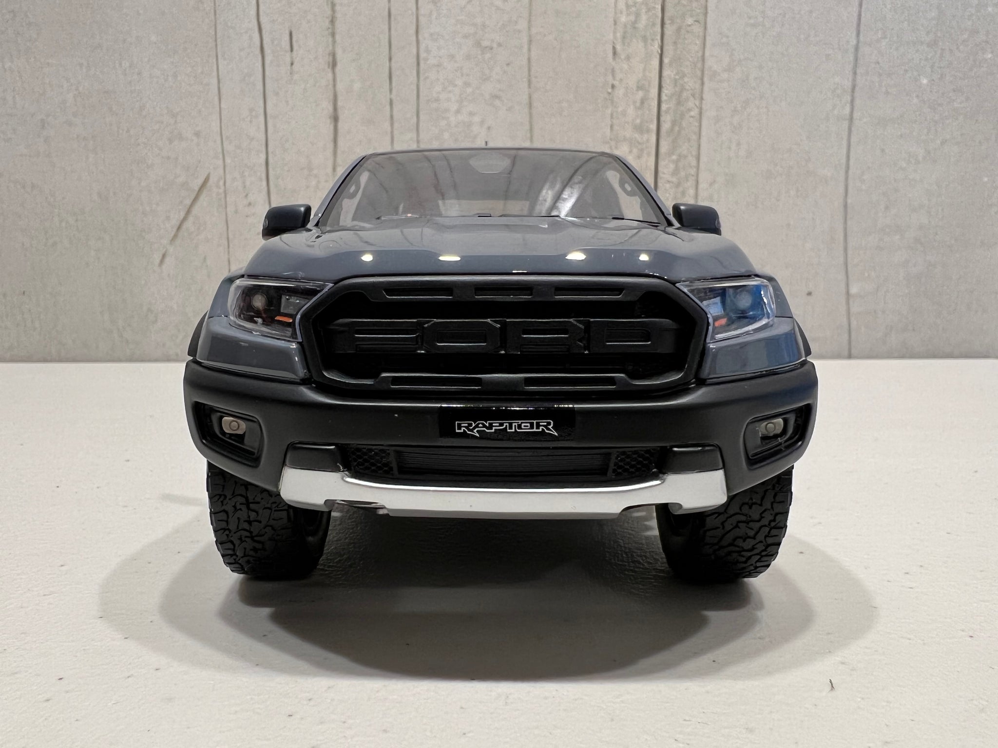 Ford Ranger Raptor - Conquer Grey 1:18 Resin Model - Authentic Collect ...