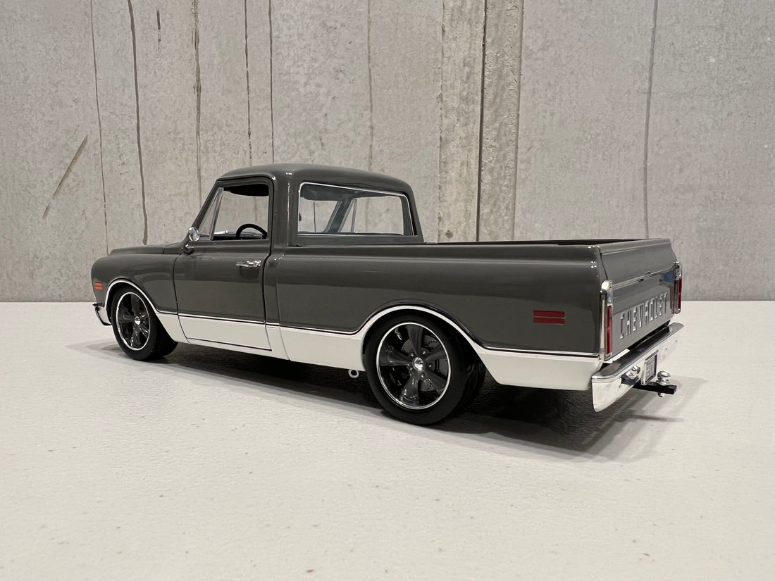 1969 CHEVROLET C10 CUSTOM - LS-10 - 1:18 SCALE DIECAST MODEL - ACME