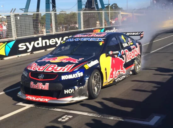*PRE-ORDER* HOLDEN VF COMMODORE - RED BULL HOLDEN RACING #1 - WHINCUP - 2013 CHAMPIONSHIP WINNER - Sydney NRMA Motoring & Services 500 - 1:43 Scale Diecast Model - BIANTE
