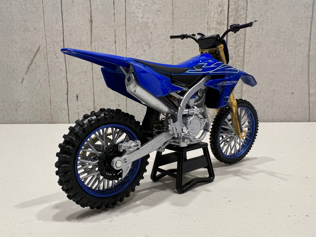 YAMAHA YZ-450F 2022 - 1:12 SCALE - DIRTBIKE MODEL