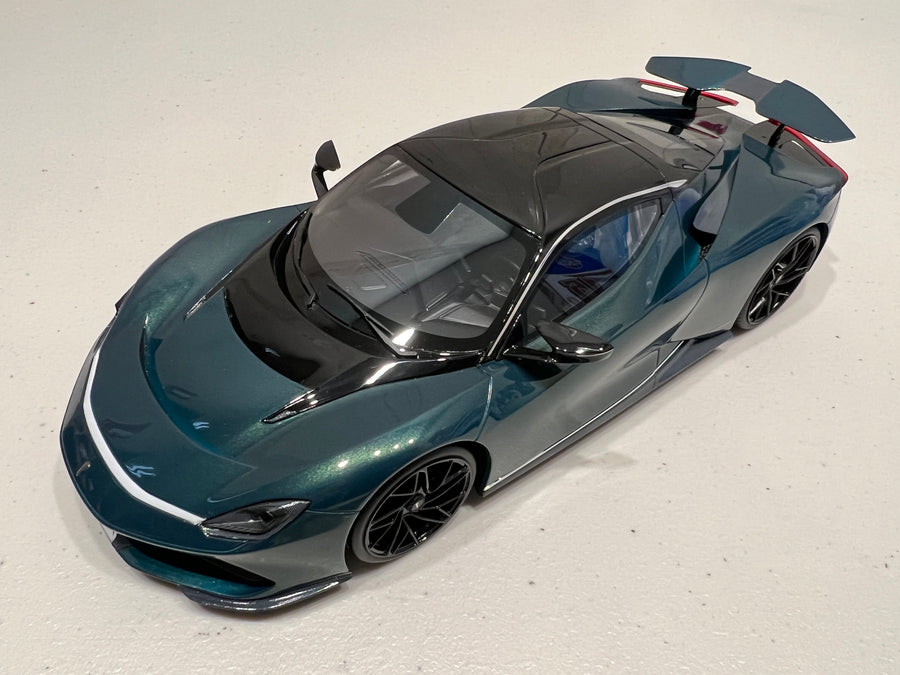 Pininfarina Battista Verde Paradiso - 1:18 Scale Resin Model Car - TOPSPEED