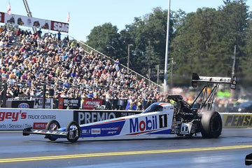 *PRE-ORDER* Leah Pruett 2023 Mobil 1 Top Fuel Dragster 1:24 Scale NHRA Diecast - AutoWorld