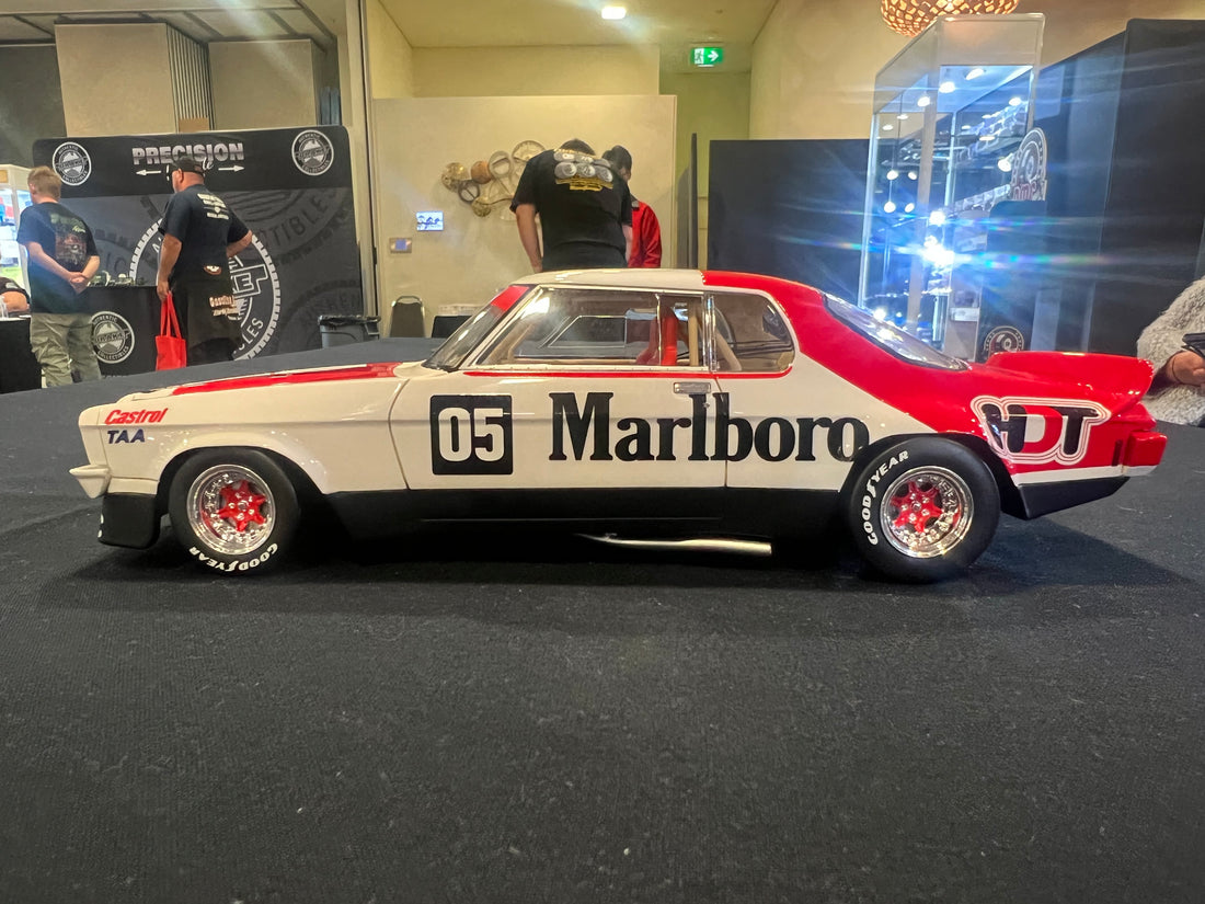 BROCK 05 HQ MONARO MARLBORO LIVERY V8 SPORTS SEDAN - 1:18 SCALE MODEL - ACE MODELS