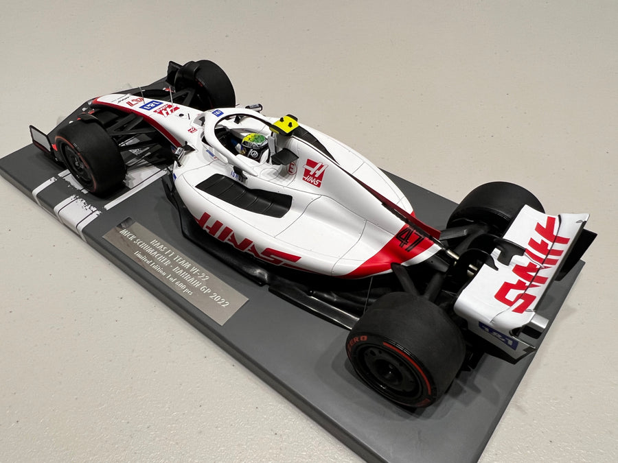 HAAS F1 TEAM VF-22 - MICK SCHUMACHER - BAHRAIN GP 2022 - 1:18 Scale Resin Model Car - Minichamps