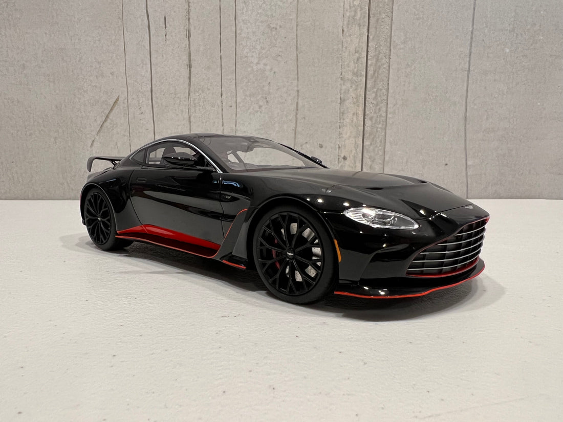 Aston Martin V12 Vantage Jet Black - 1:18 Scale Resin Model Car - TOPSPEED