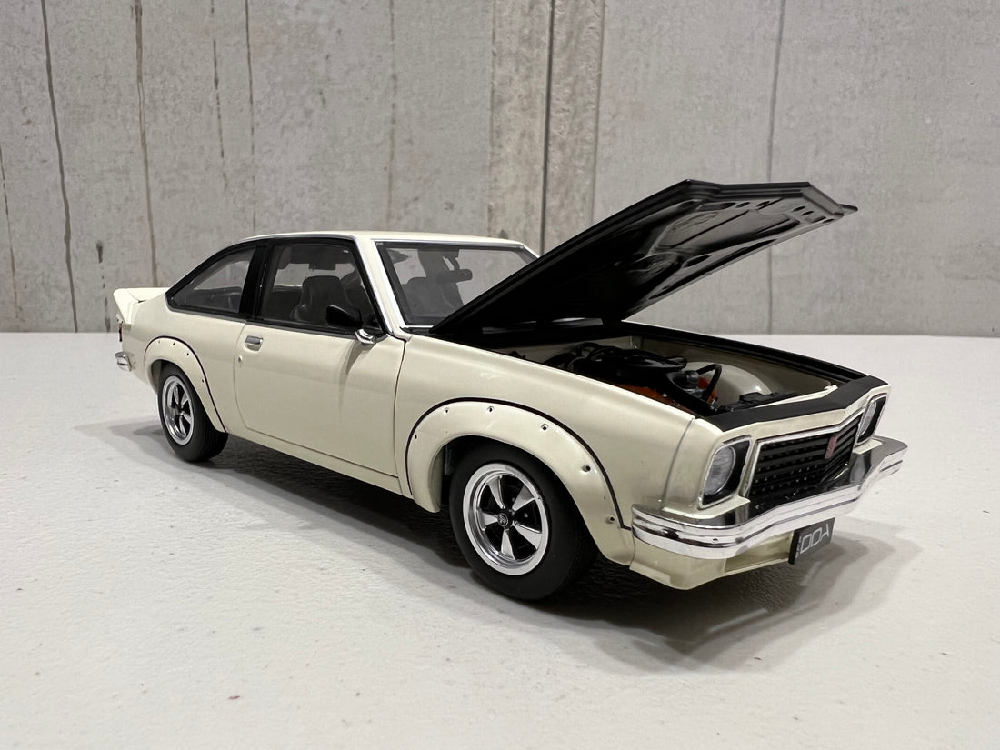 A9X TORANA 308 FACTORY CAR - 1:24 SCALE DIECAST MODEL - DDA