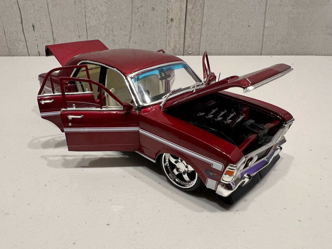 Cherry Bomb XW Custom - 1:24 Scale Diecast Model - DDA