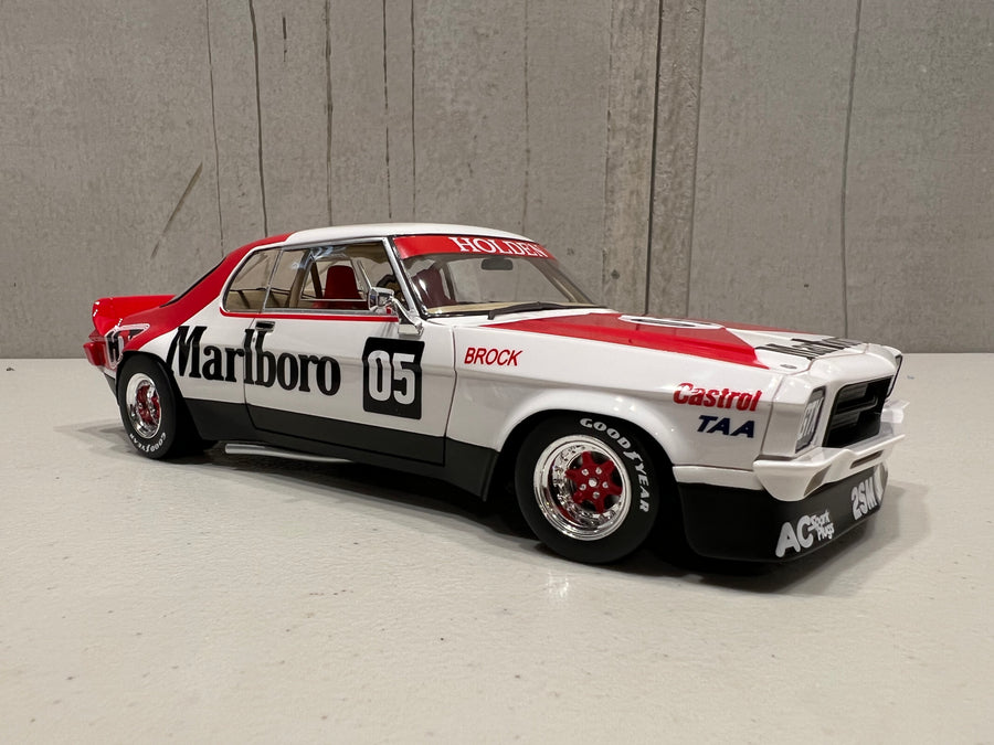 BROCK 05 HQ MONARO MARLBORO LIVERY V8 SPORTS SEDAN - 1:18 SCALE MODEL - ACE MODELS