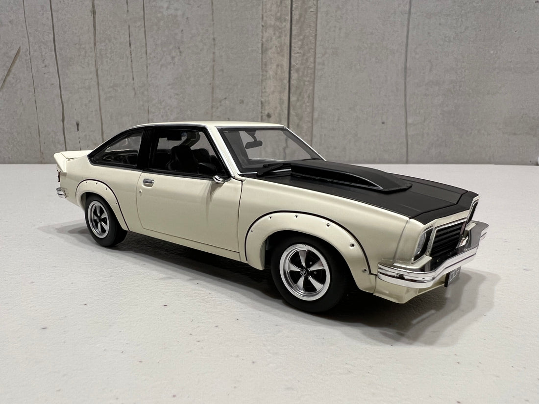 A9X TORANA 308 FACTORY CAR - 1:24 SCALE DIECAST MODEL - DDA