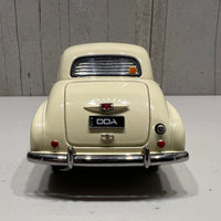 1948 CREAM FX HOLDEN SEDAN - 1:24 SCALE DIECAST MODEL - DDA