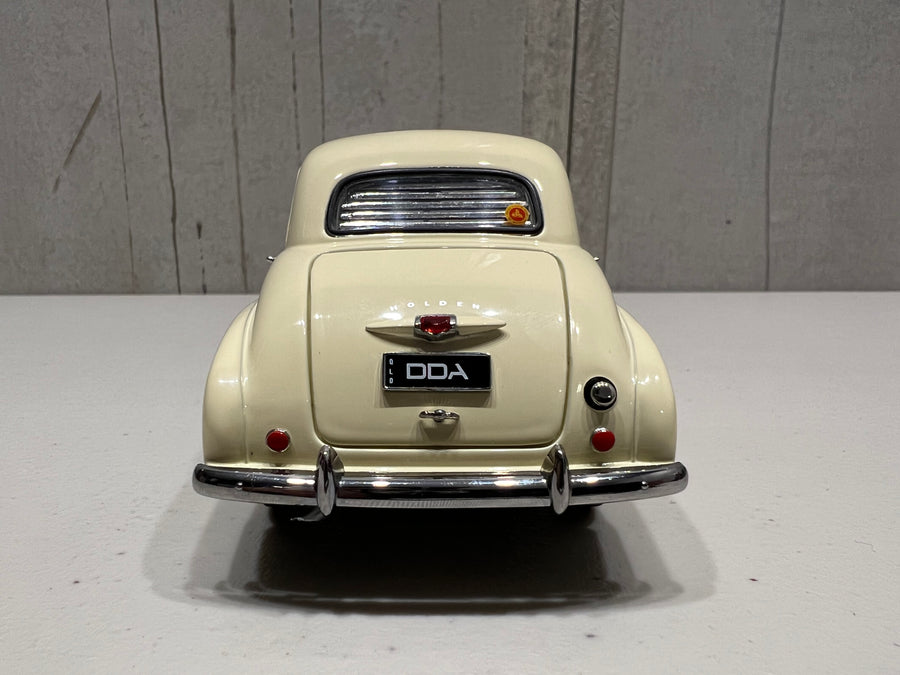 1948 CREAM FX HOLDEN SEDAN - 1:24 SCALE DIECAST MODEL - DDA