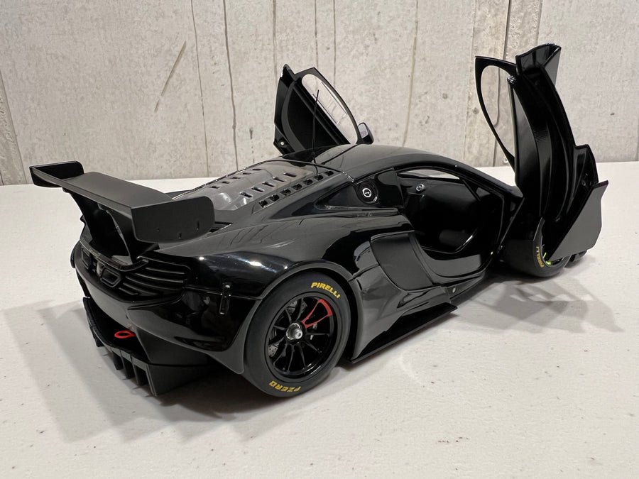 McLAREN 650S GT3 (GLOSS BLACK/MATT BLACK ACCENTS) 1:18 - AUTOART