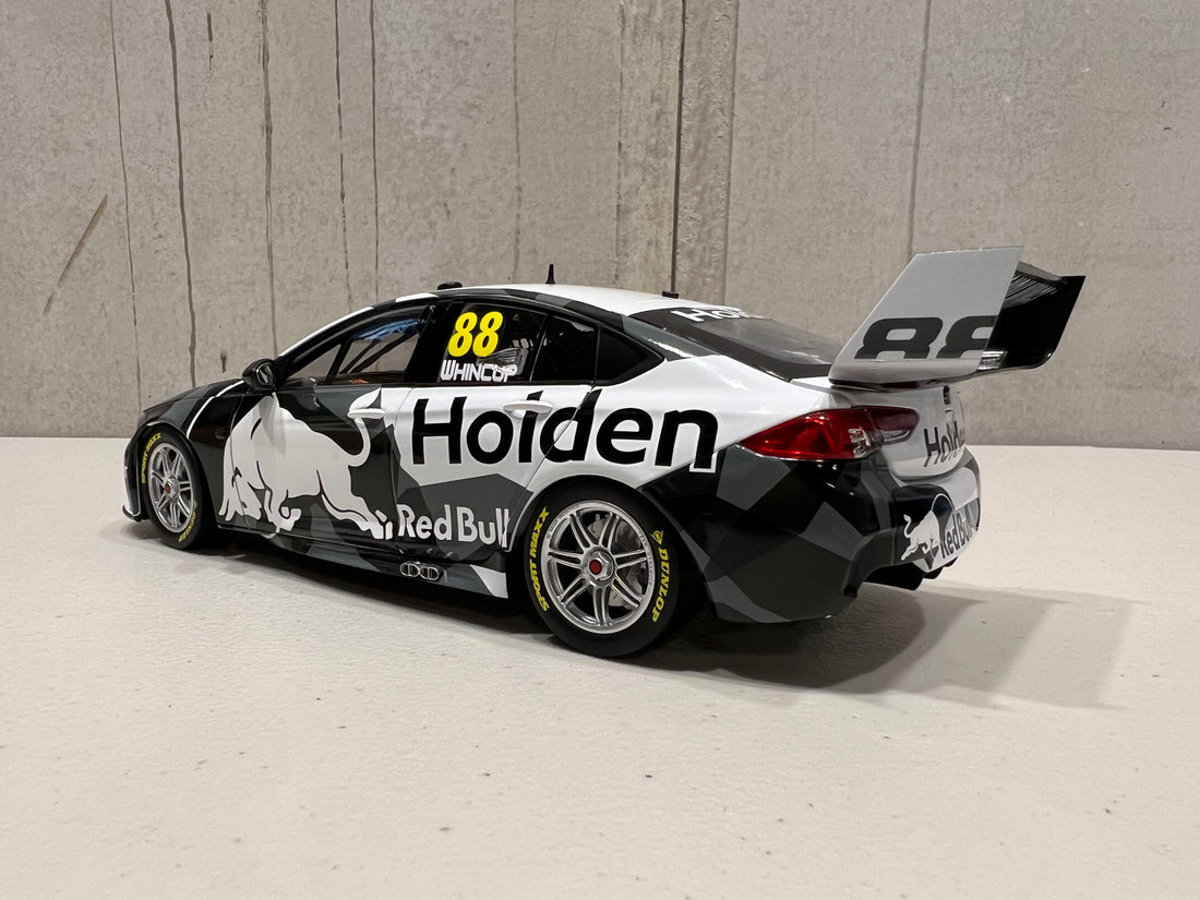 JAMIE WHINCUP & SHANE VAN GISBERGEN - TRIPLE EIGHT RACE ENGINEERING - HOLDEN ZB COMMODORE SUPERCAR TEST LIVERY - 1:18 SCALE DIECAST MODEL - BIANTE