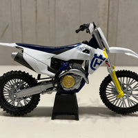 HUSQVARNA FC450 - 1:12 SCALE - DIRTBIKE MODEL