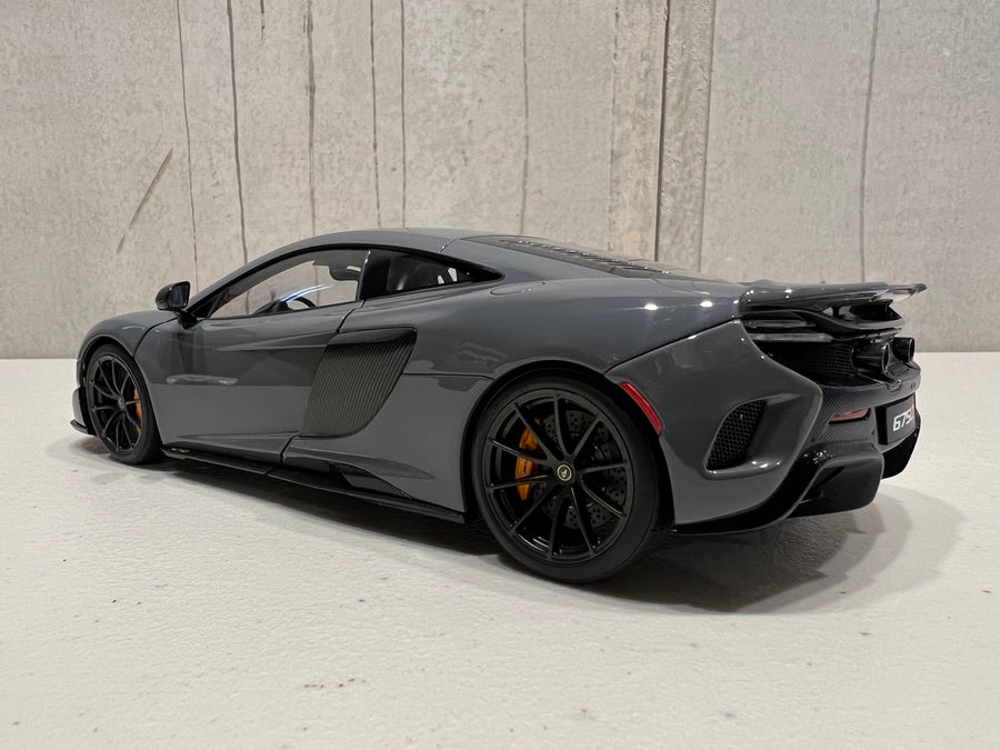 McLAREN 675LT (CHICANE GREY) 1:18 - AUTOART