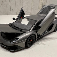 LAMBORGHINI AVENTADOR LP750-4 SV (GRIGIO TITANS/MATT GREY) 1:18 - AUTOART