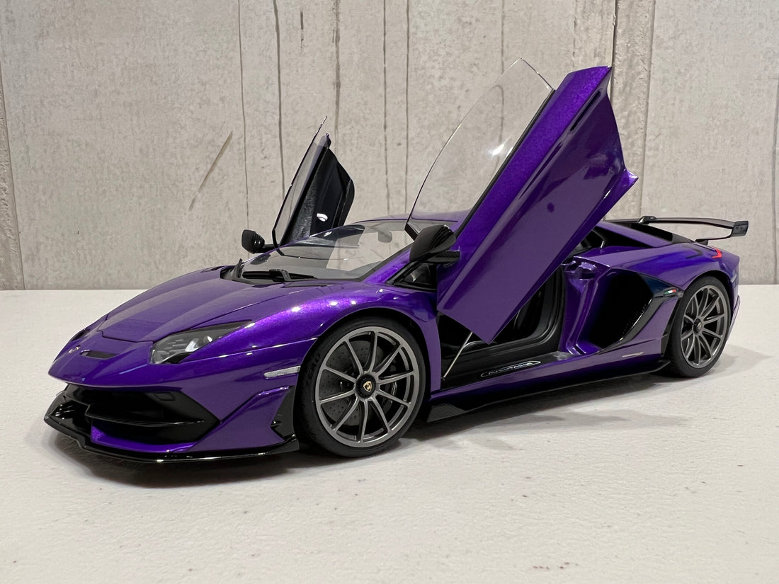 LAMBORGHINI AVENTADOR SVJ (VIOLA PASIFAE/PEARL PURPLE) 1:18 - AUTOART