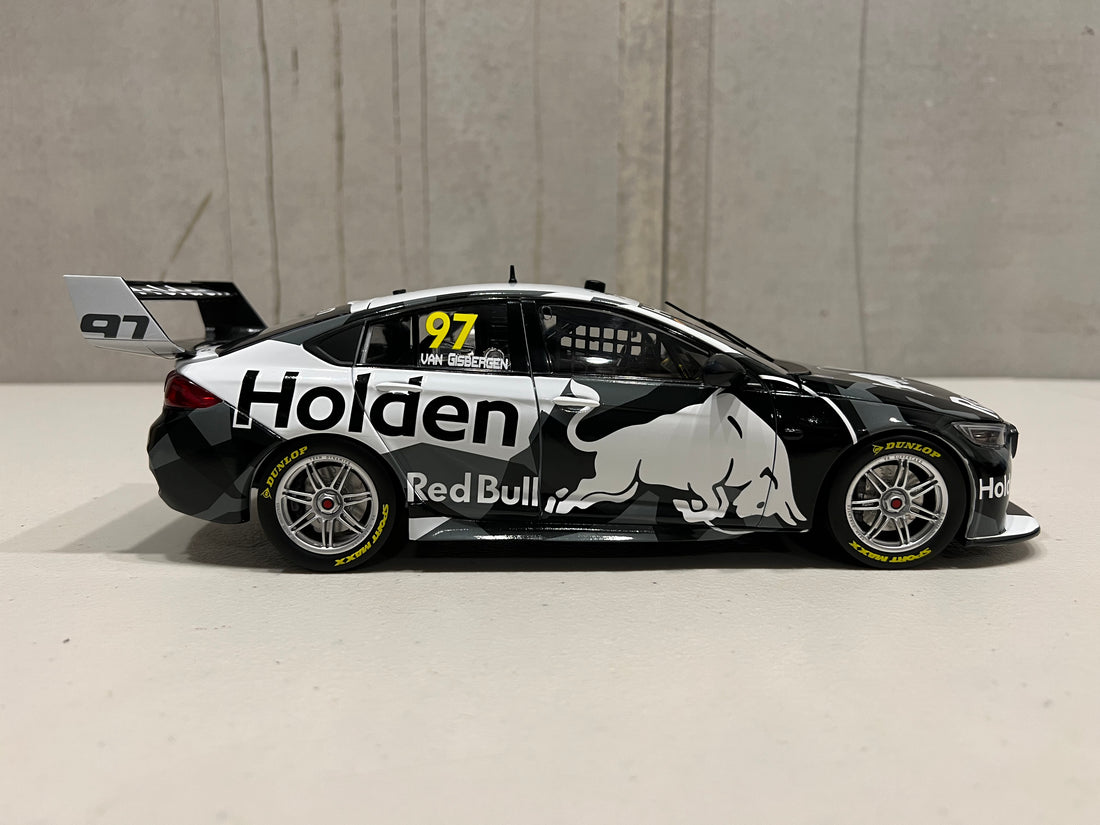 JAMIE WHINCUP & SHANE VAN GISBERGEN - TRIPLE EIGHT RACE ENGINEERING - HOLDEN ZB COMMODORE SUPERCAR TEST LIVERY - 1:18 SCALE DIECAST MODEL - BIANTE