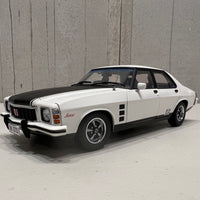 HOLDEN HX MONARO GTS SEDAN – COTILLION WHITE - 1:18 DIECAST MODEL