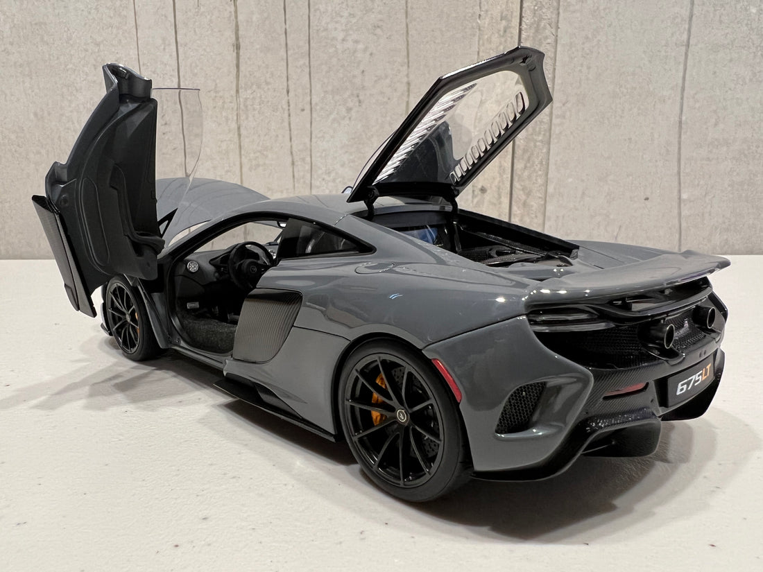 McLAREN 675LT (CHICANE GREY) 1:18 - AUTOART