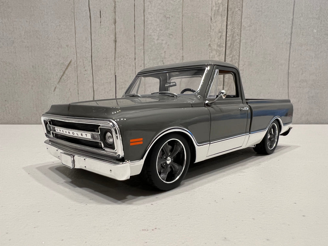 1969 CHEVROLET C10 CUSTOM - LS-10 - 1:18 SCALE DIECAST MODEL - ACME