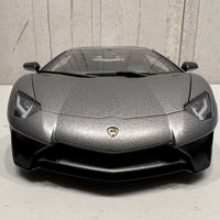 LAMBORGHINI AVENTADOR LP750-4 SV (GRIGIO TITANS/MATT GREY) 1:18 - AUTOART