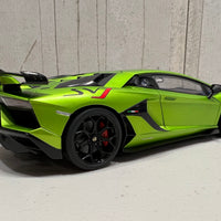 LAMBORGHINI AVENTADOR SVJ (VERDE ALCEO/MATT GREEN) 1:18 AUTOART