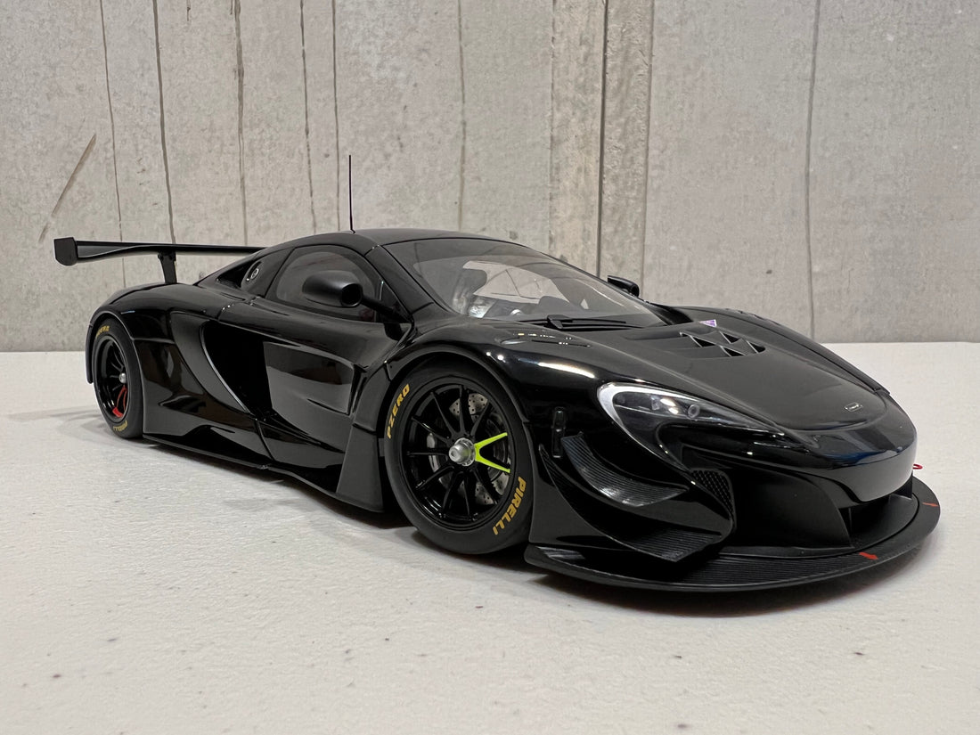 McLAREN 650S GT3 (GLOSS BLACK/MATT BLACK ACCENTS) 1:18 - AUTOART