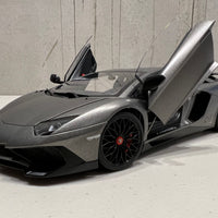 LAMBORGHINI AVENTADOR LP750-4 SV (GRIGIO TITANS/MATT GREY) 1:18 - AUTOART