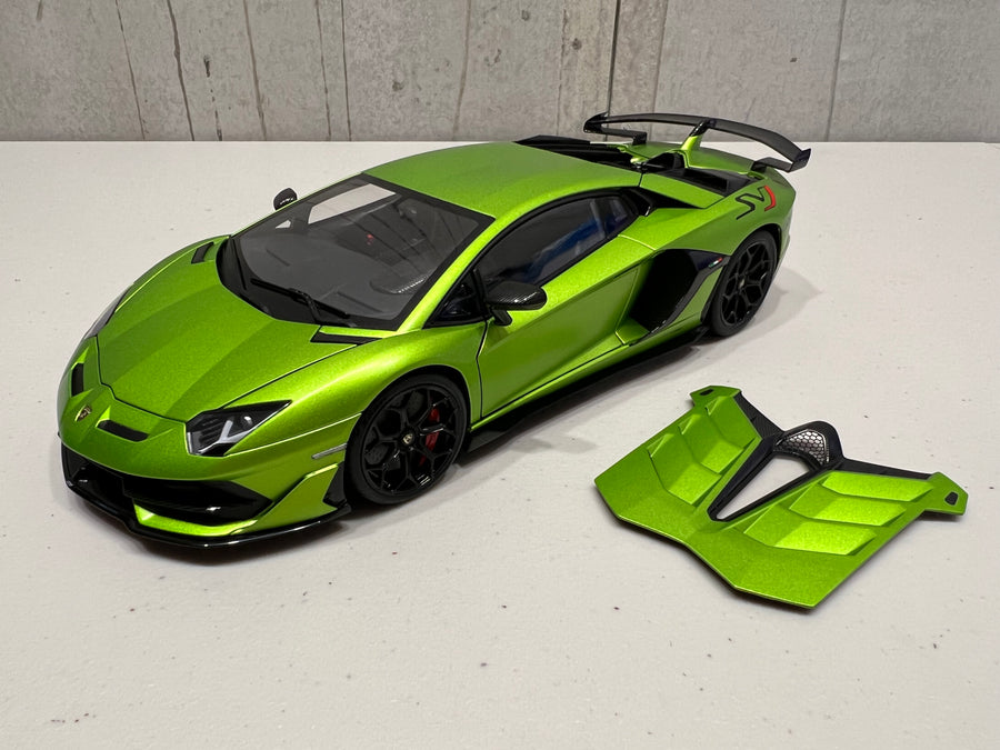 LAMBORGHINI AVENTADOR SVJ (VERDE ALCEO/MATT GREEN) 1:18 AUTOART