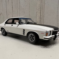 HOLDEN HX MONARO GTS SEDAN – COTILLION WHITE - 1:18 DIECAST MODEL