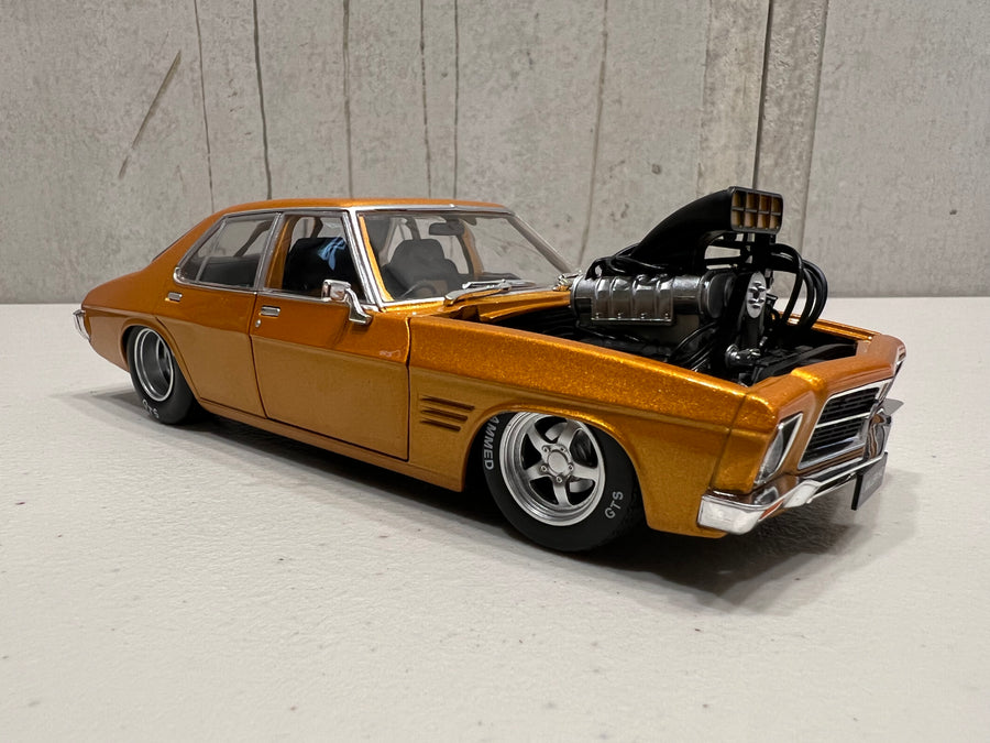 *PRE-ORDER* "KILLER HQ" Gold Blown 4 Door Monaro - 1:24 Scale Diecast Model - DDA