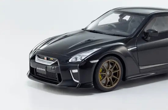 Nissan GT-R Premium Edition T-Spec (Midnight Purple) - 1:18 Scale Resin Model Car - Kyosho