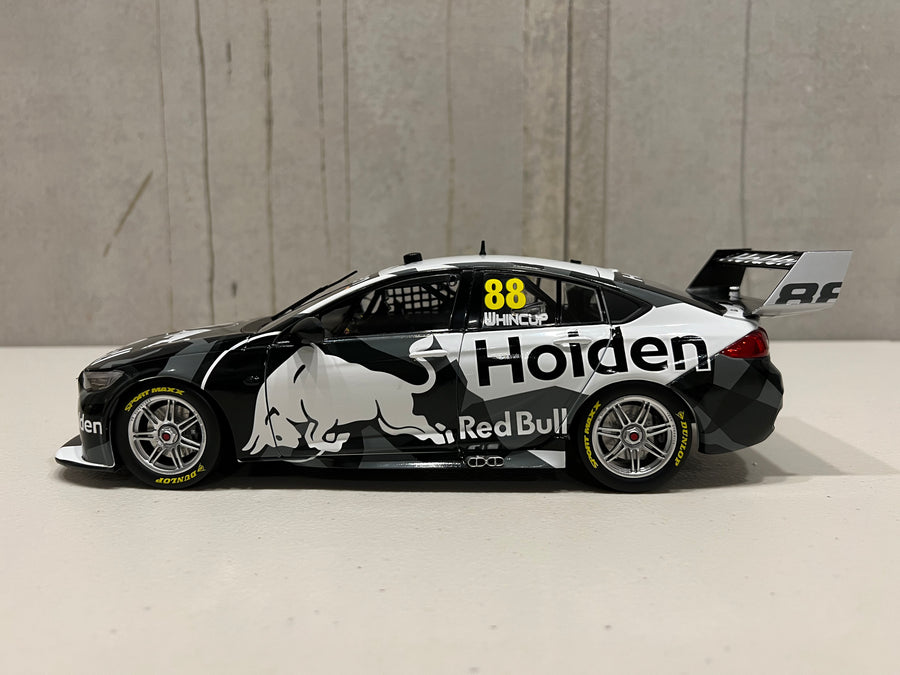 JAMIE WHINCUP & SHANE VAN GISBERGEN - TRIPLE EIGHT RACE ENGINEERING - HOLDEN ZB COMMODORE SUPERCAR TEST LIVERY - 1:18 SCALE DIECAST MODEL - BIANTE