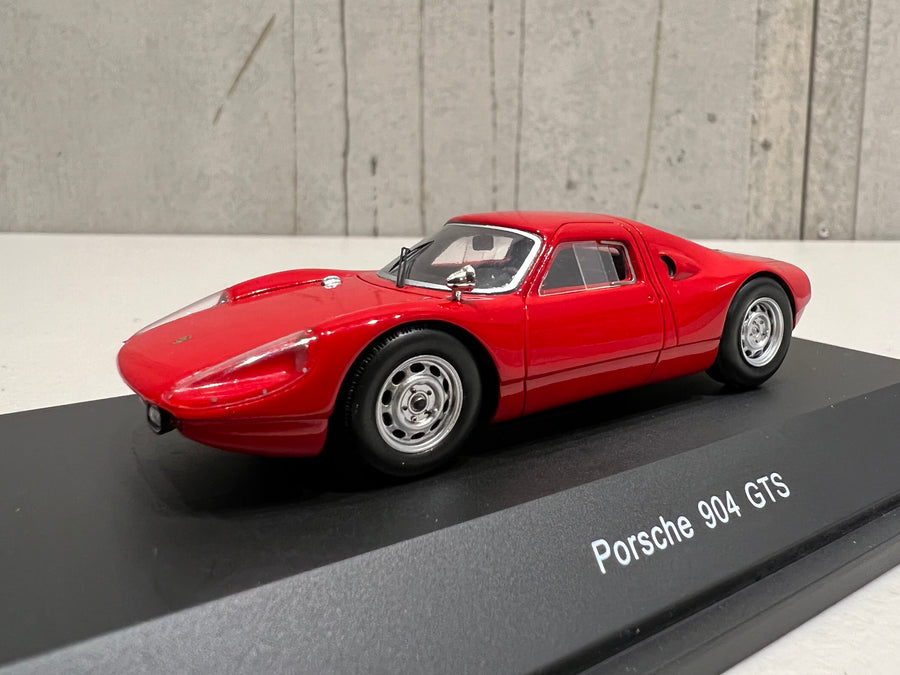 Porsche 904 GTS Red - 1:43 Scale Resin Model Car - Spark