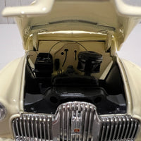 1948 CREAM FX HOLDEN SEDAN - 1:24 SCALE DIECAST MODEL - DDA