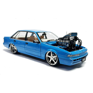 *PRE-ORDER* BLUE VL SUPERCHARGED CALAIS - 1:24 SCALE DIECAST MODEL - DDA