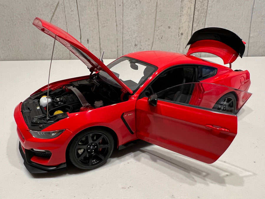 FORD SHELBY GT-350R (RACE RED) 1:18 SCALE - AUTOART